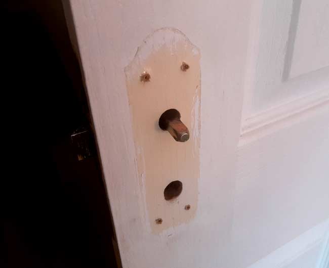 Door handle spindle